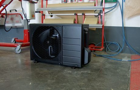 Schwarzes Klimasplit Außengerät