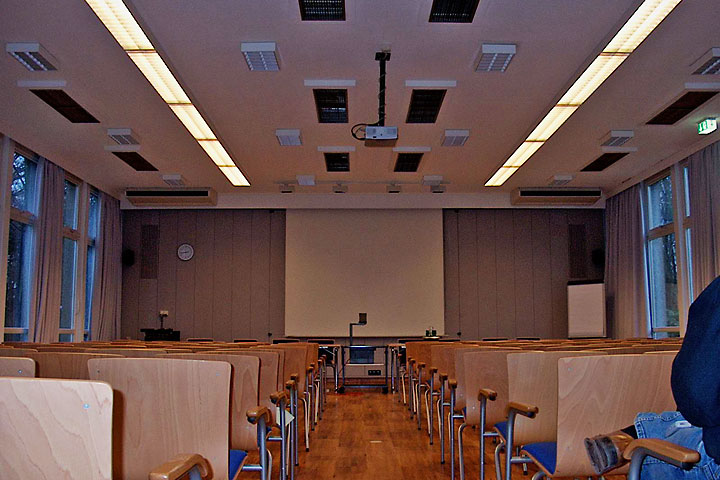 Unterdeckengerät Klimaanlage Aula