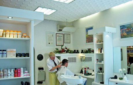 Klimaanlagen Wandgerät beim Friseur Klimaanlagen Wandgerät beim Friseur