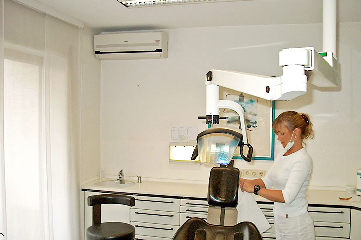 Klimaanlagen Wandgerät in Zahnarztpraxis Klimaanlagen Wandgerät in Zahnarztpraxis